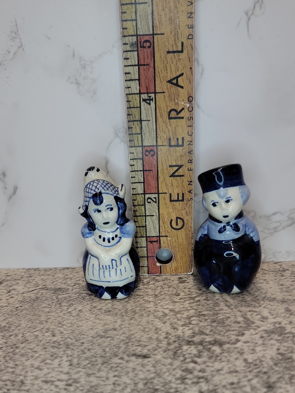 Vintage blue delfts boy and girl couple salt& pepper shaker - Picture 9 of 12